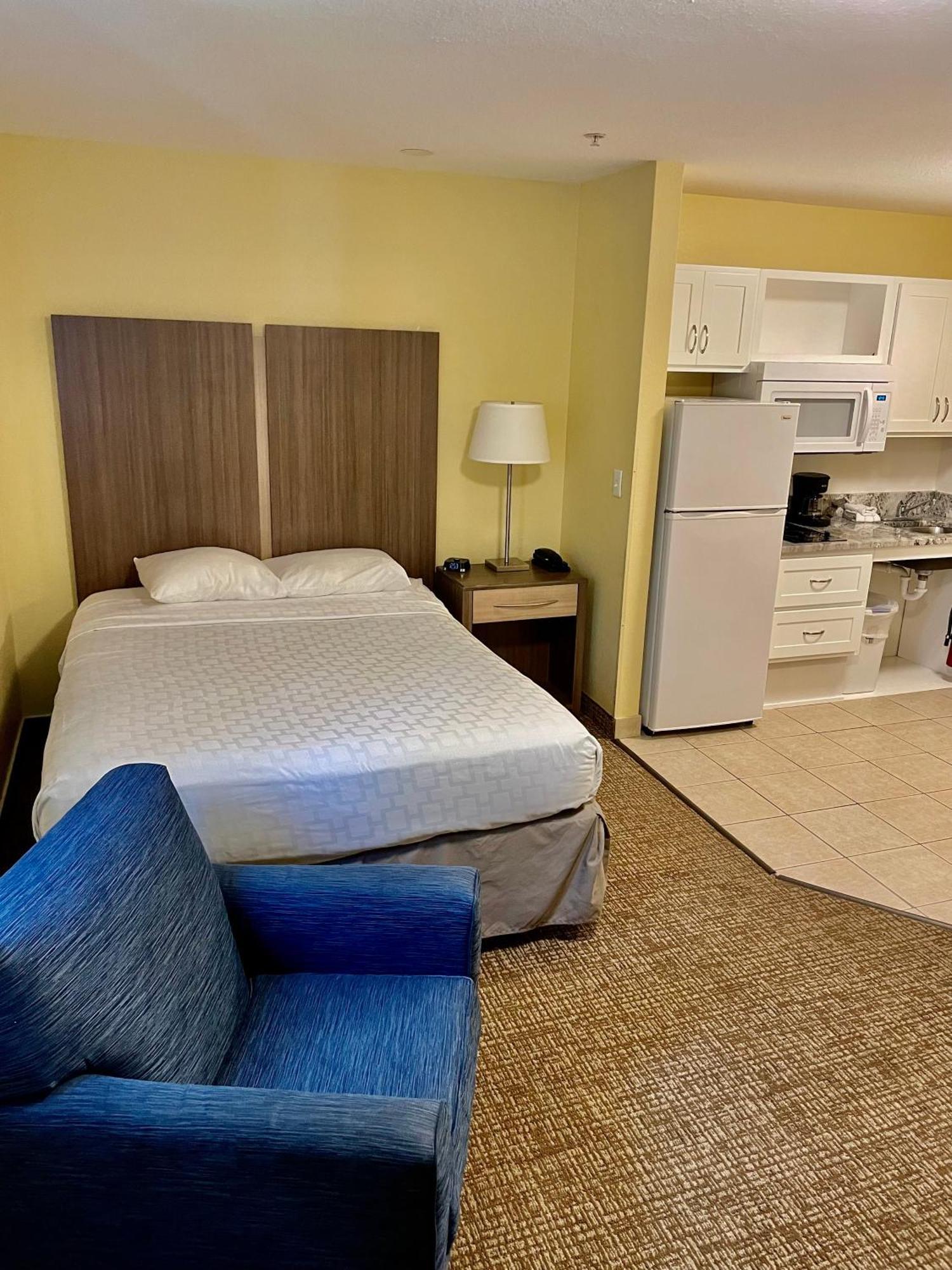 Suburban Studios Fort Myers Cape Coral Eksteriør bilde